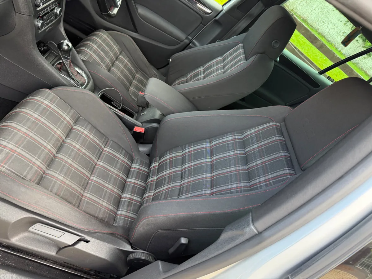 Volkswagen Golf Hatchback, Petrol, 2009, Silver
