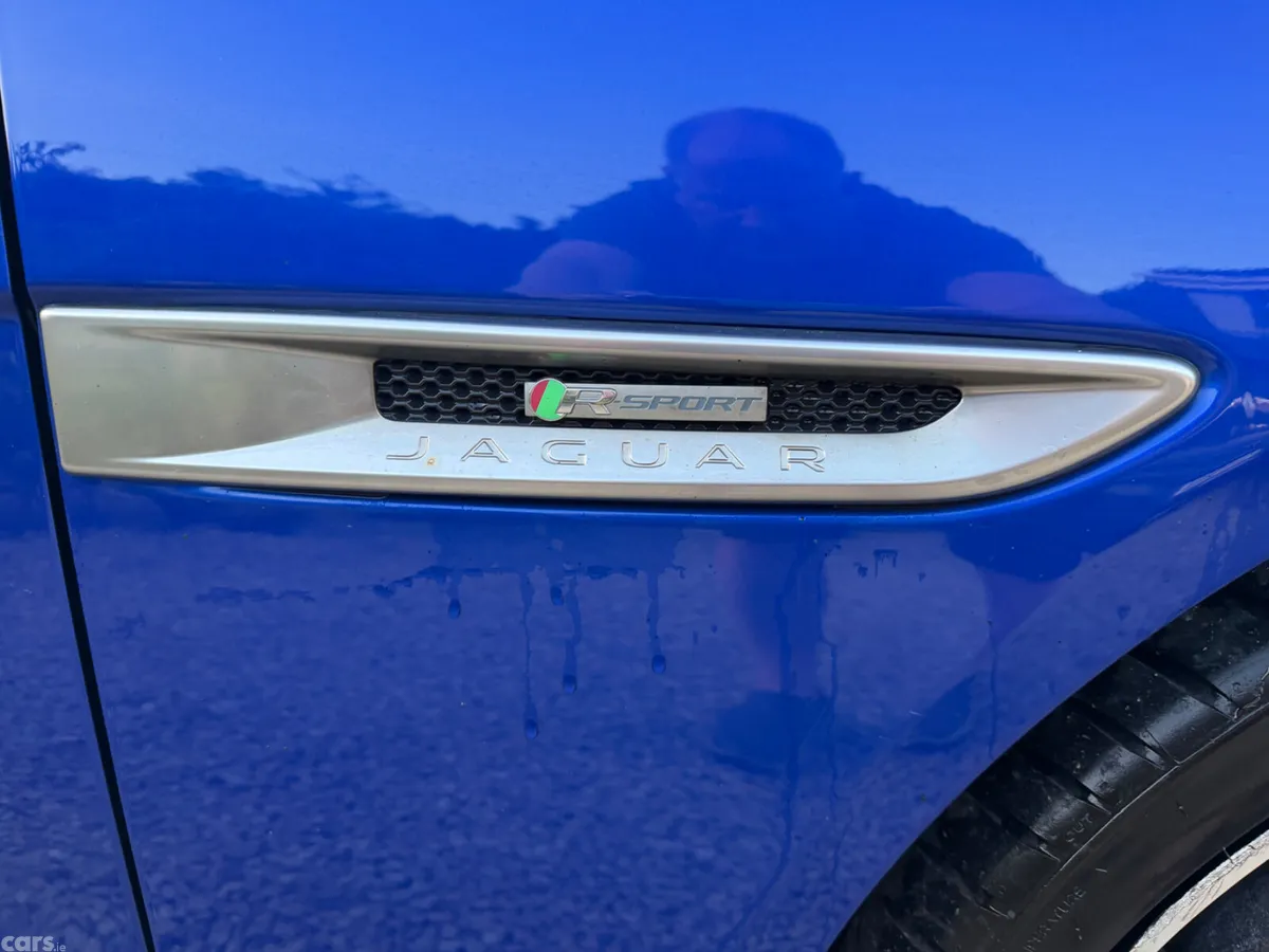 Jaguar XE Saloon, Diesel, 2017, Blue