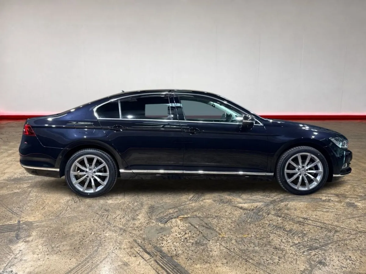 Volkswagen Passat Saloon, Petrol, 2019, Black