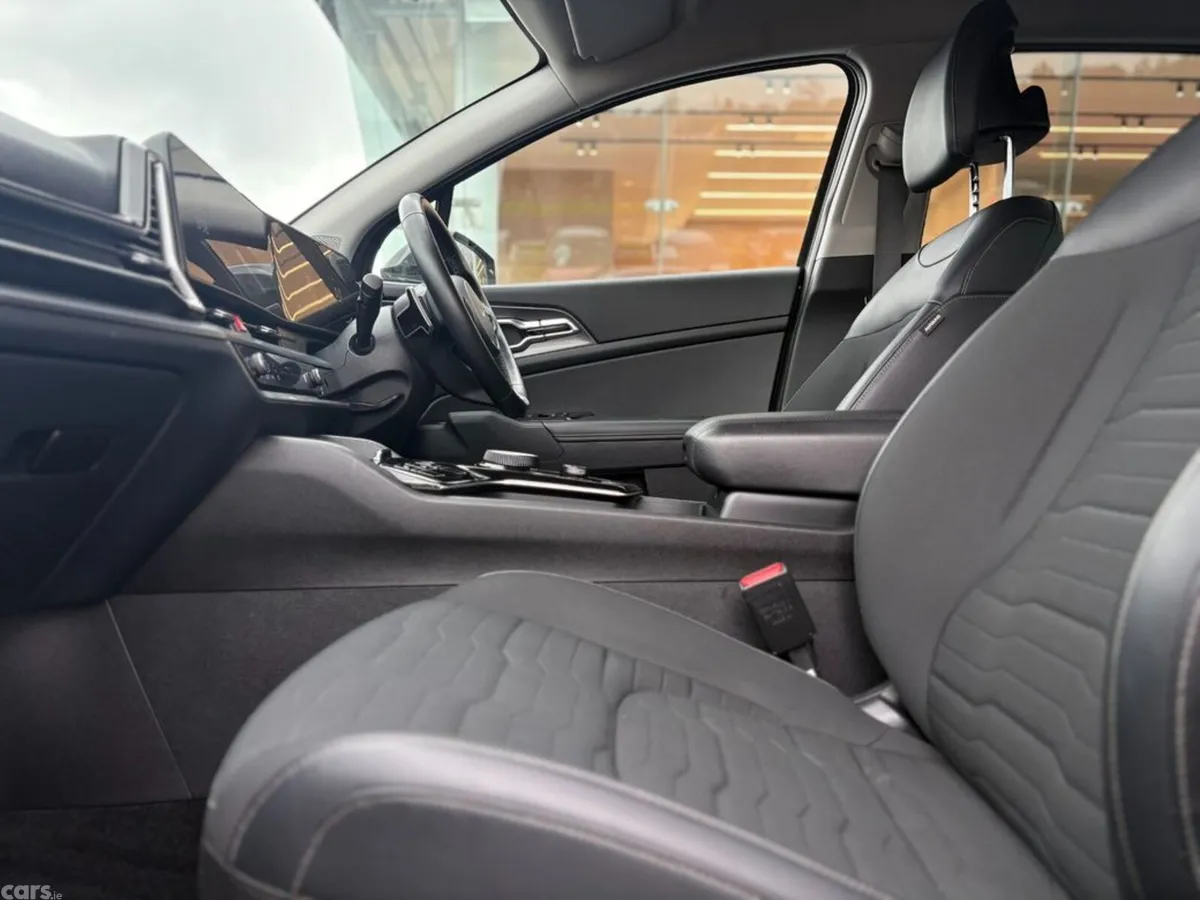 Kia Sportage SUV, Petrol Plug-in Hybrid, 2023, Grey
