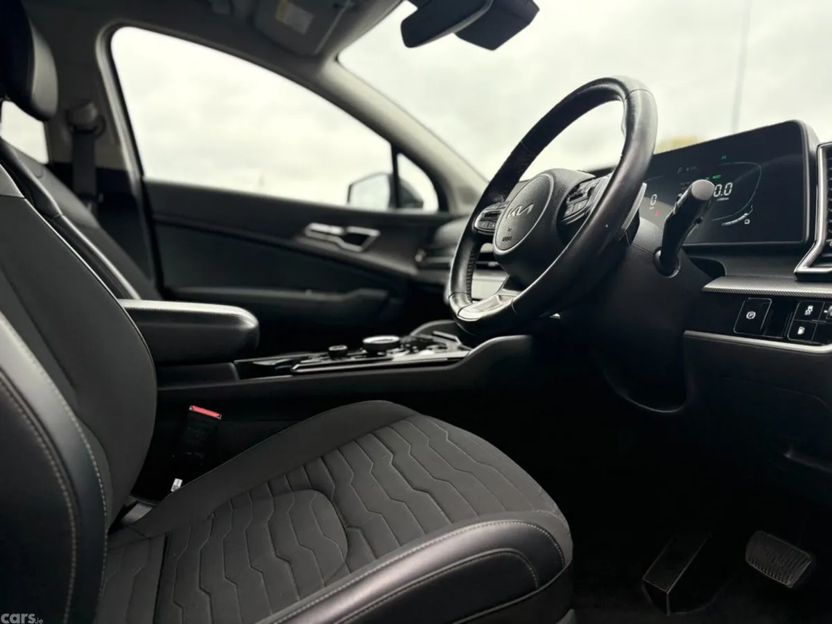 Kia Sportage SUV, Petrol Plug-in Hybrid, 2023, Grey