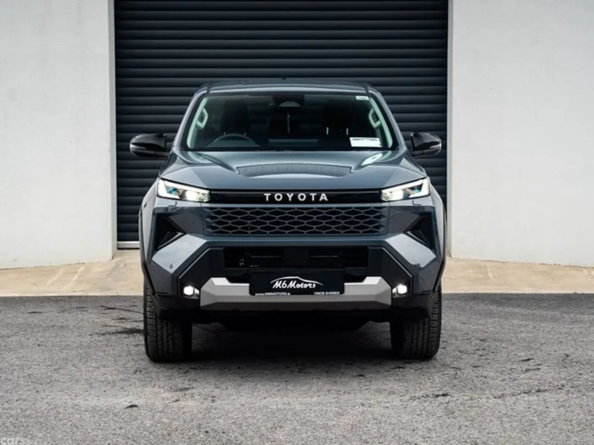Toyota Hilux Pick Up, Diesel, 2026, Grey