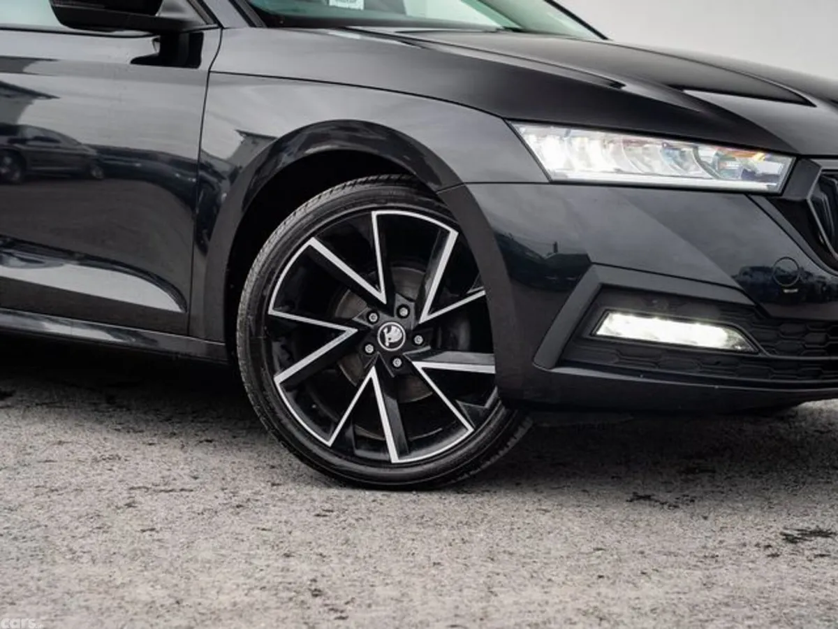 Skoda Octavia Saloon, Diesel, 2024, Black