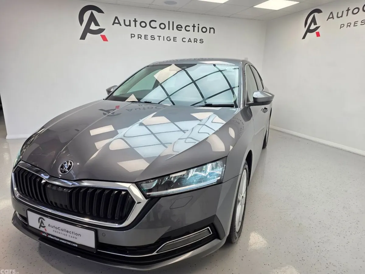 Skoda Octavia Saloon, Diesel, 2023, Grey