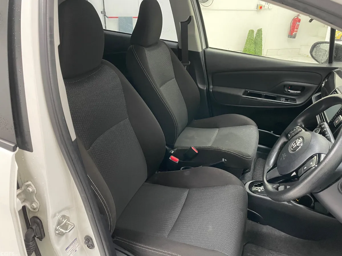 Toyota Yaris Hatchback, Petrol, 2020, Silver