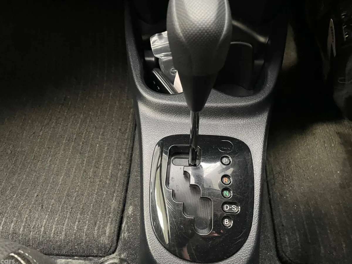 Toyota Yaris Hatchback, Petrol, 2020, Silver