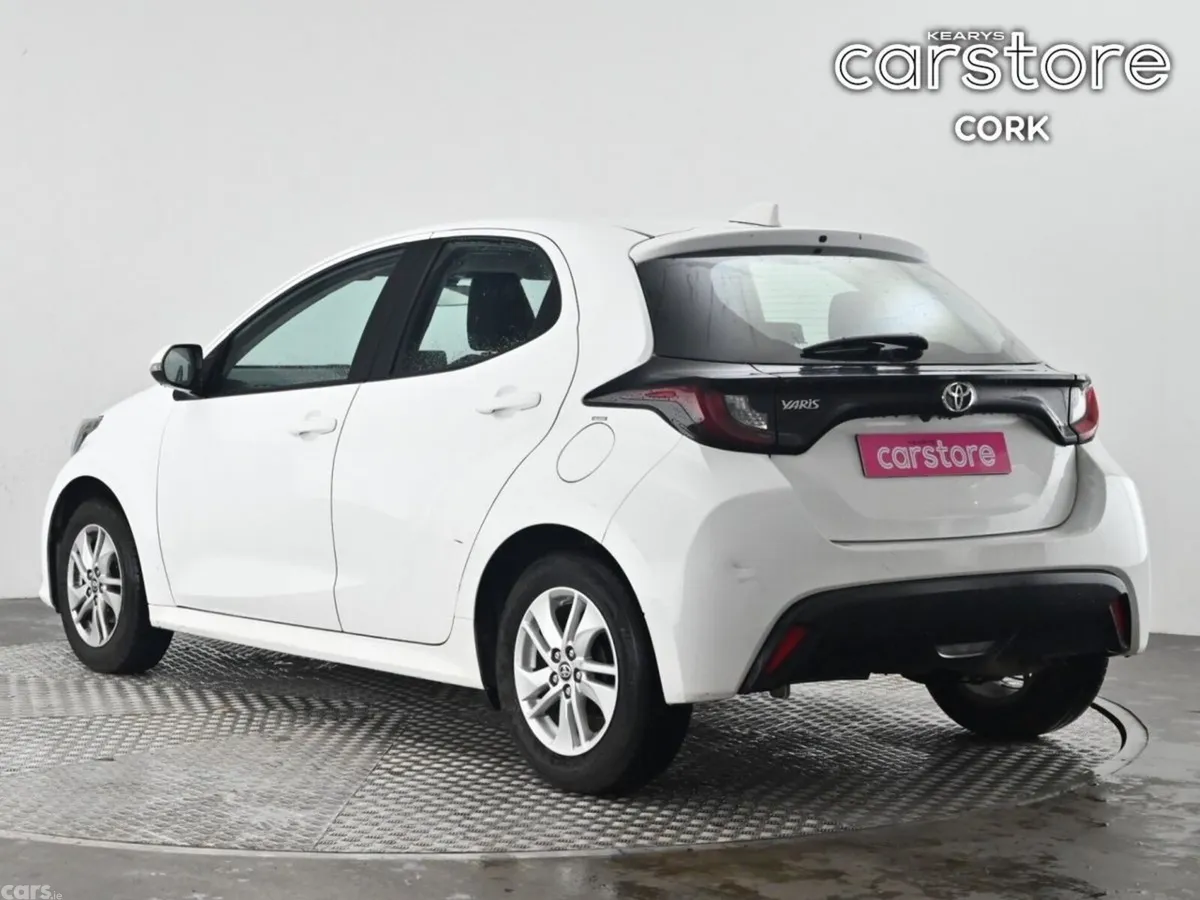Toyota Yaris Hatchback, Petrol, 2024, White