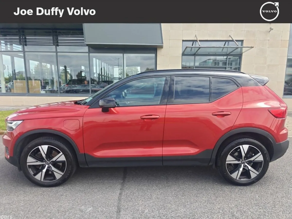 Volvo XC40 Estate, Petrol Plug-in Hybrid, 2022, Red