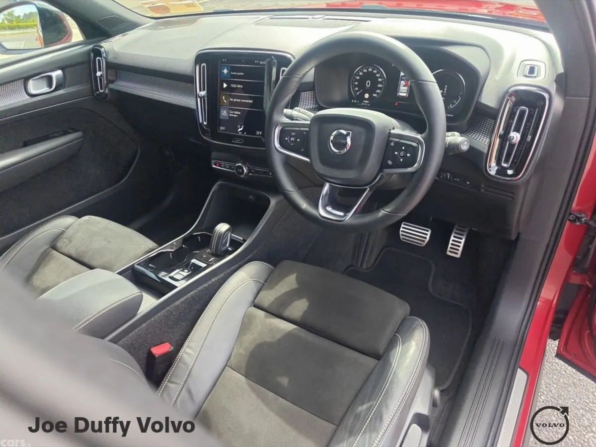 Volvo XC40 Estate, Petrol Plug-in Hybrid, 2022, Red