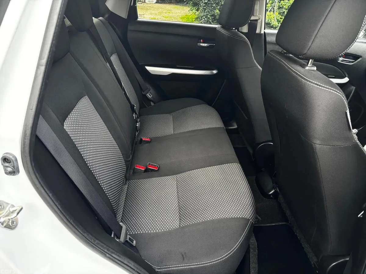 Suzuki Vitara SUV, Diesel, 2017, White