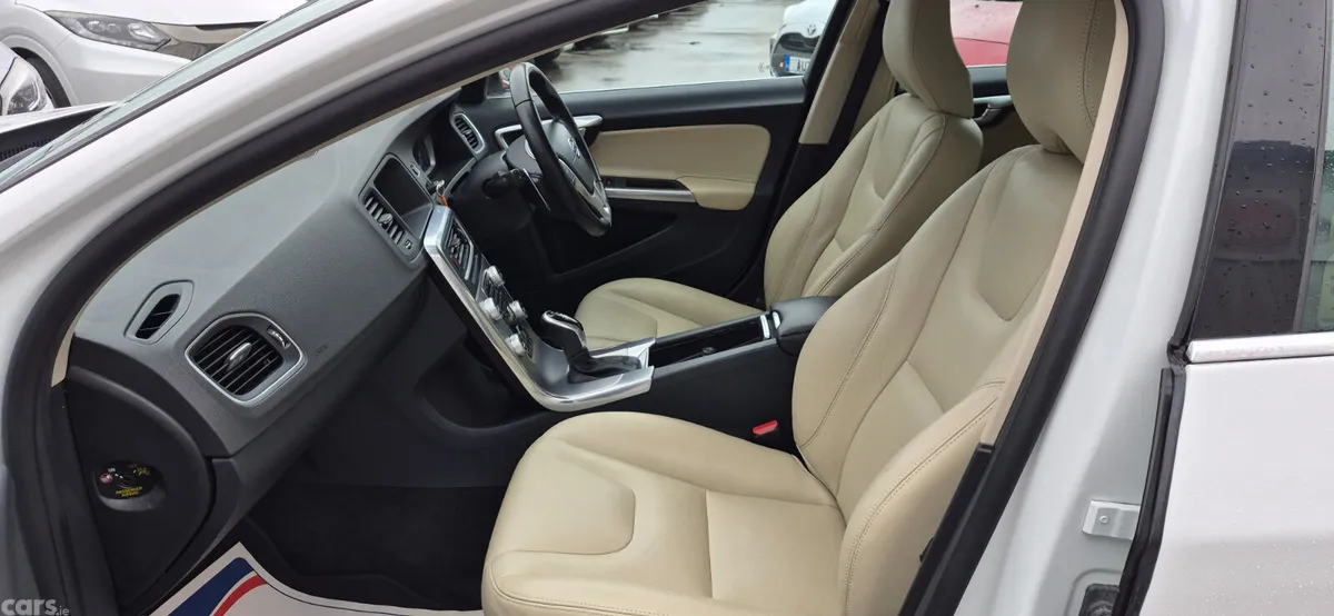 Volvo V60 Estate, Diesel, 2017, White