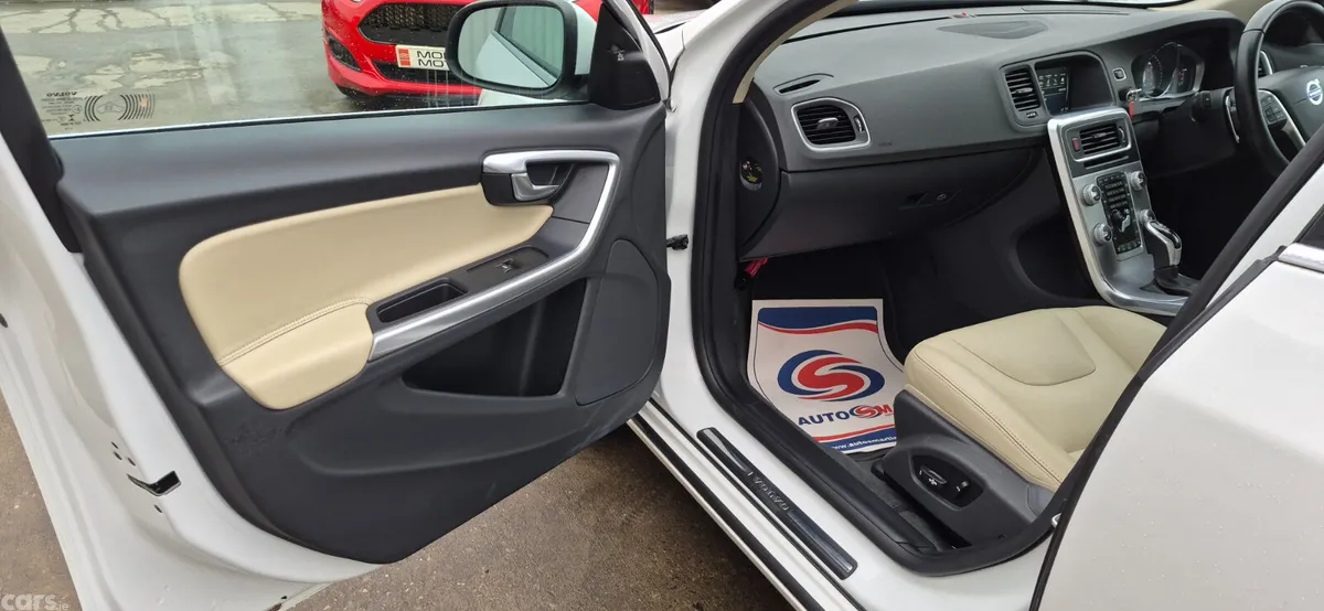 Volvo V60 Estate, Diesel, 2017, White