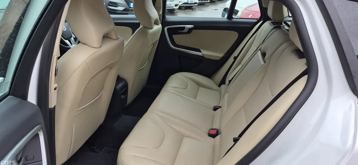 Volvo V60 Estate, Diesel, 2017, White
