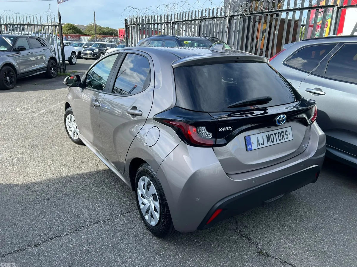 Toyota Yaris Hatchback, Petrol Hybrid, 2021, Grey