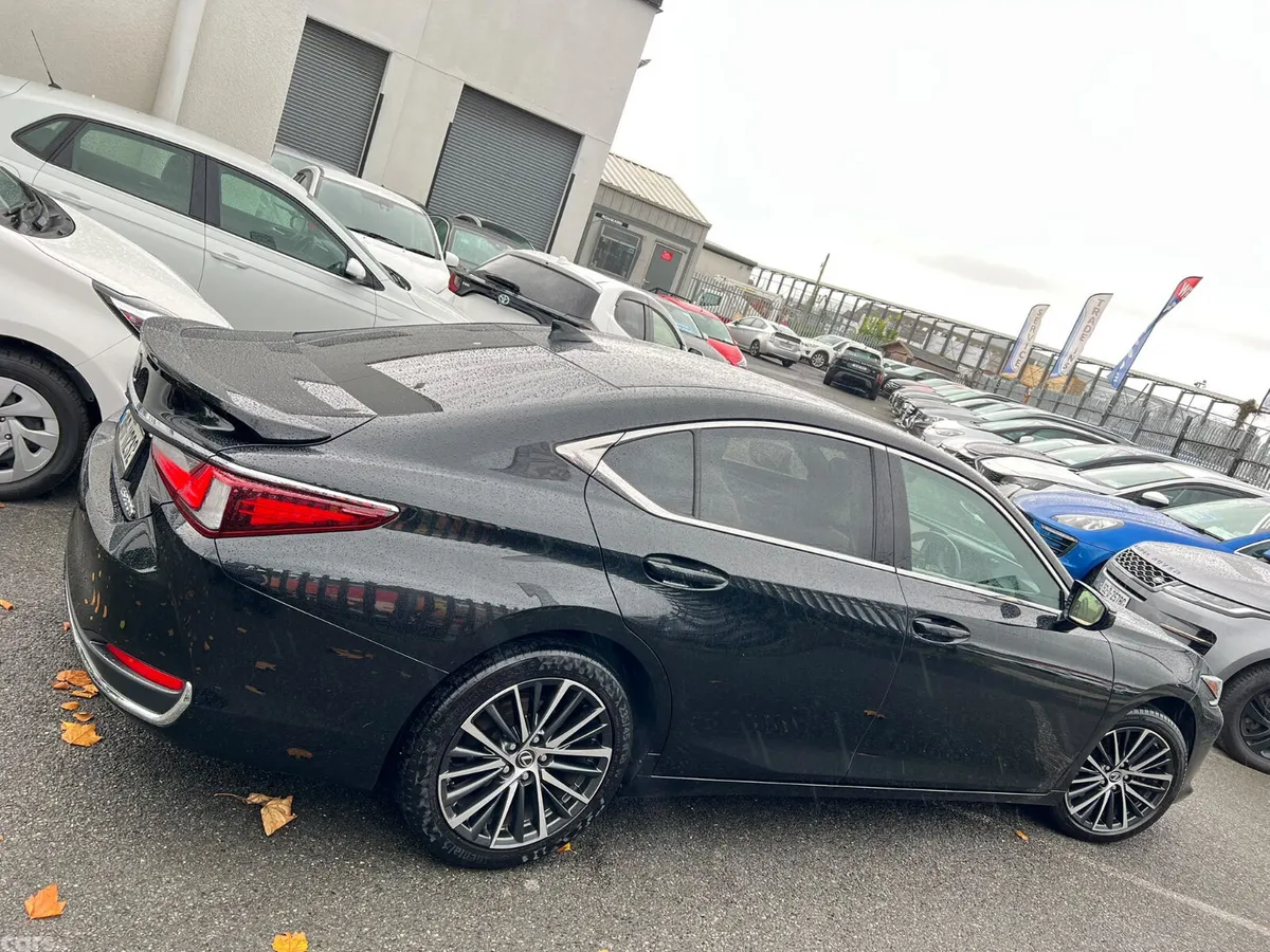 Lexus ES Saloon, Petrol Hybrid, 2023, Black