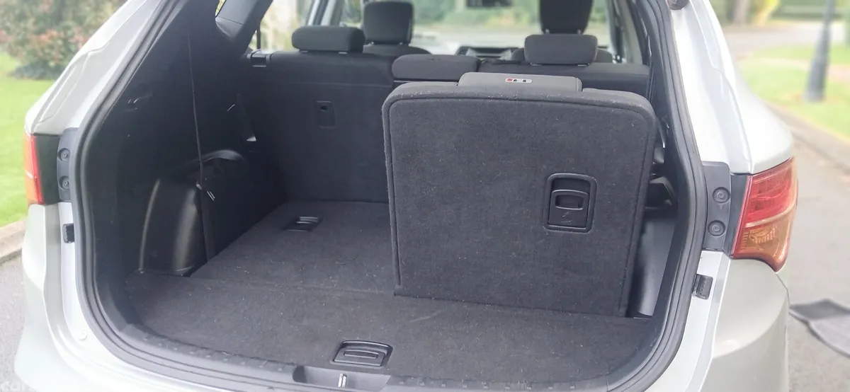 Hyundai Santa Fe SUV, Diesel, 2015, Silver