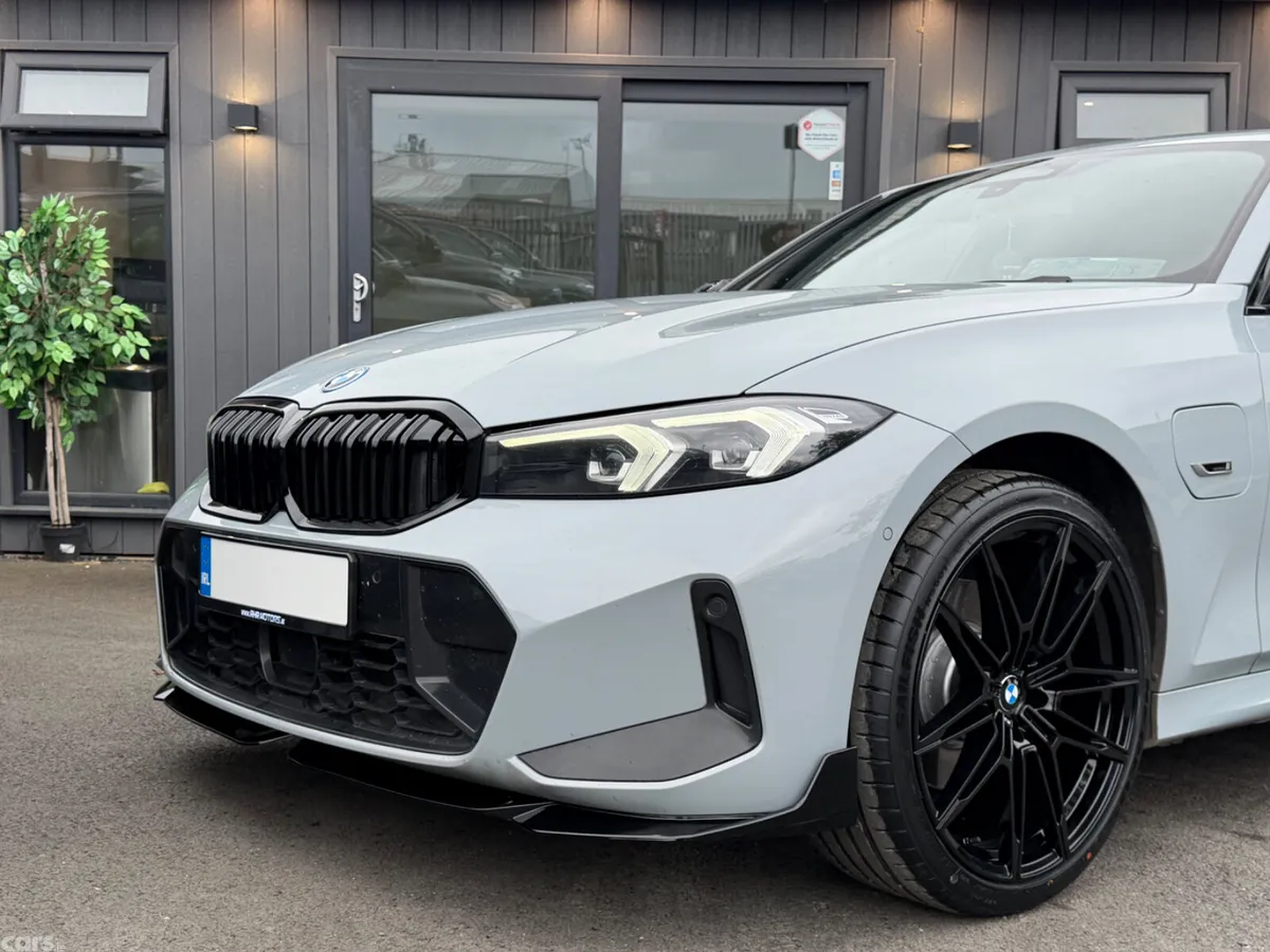 BMW 3-Series Saloon, Petrol Hybrid, 2023, Grey
