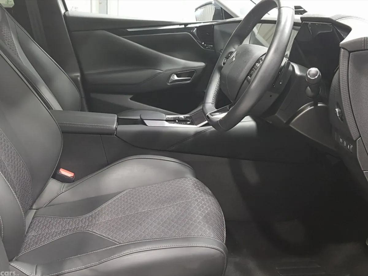 DS Automobiles DS 4 MPV, Petrol Plug-in Hybrid, 2023, White
