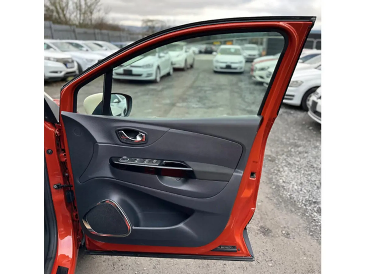 Renault Captur SUV, Petrol, 2016, Orange