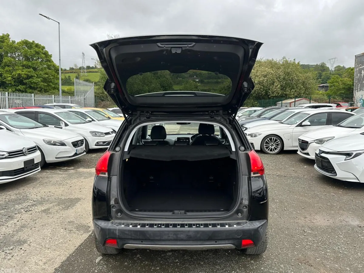 Peugeot 2008 Hatchback, Petrol, 2016, Black