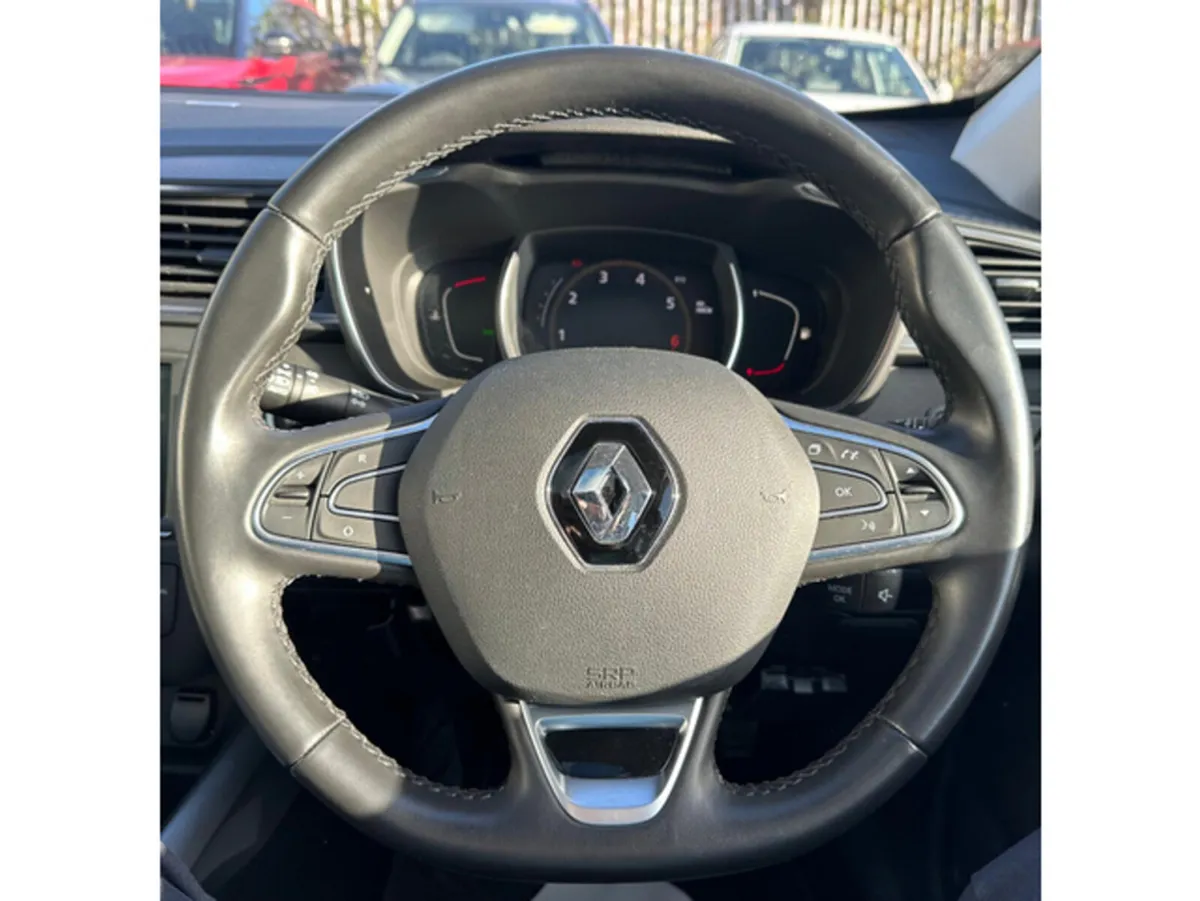 Renault Kadjar Hatchback, Petrol, 2018, White
