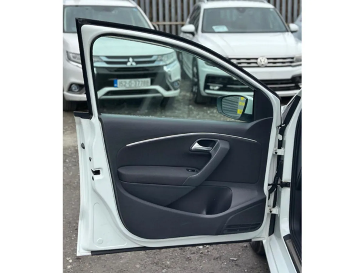 Volkswagen Polo Hatchback, Petrol, 2017, White