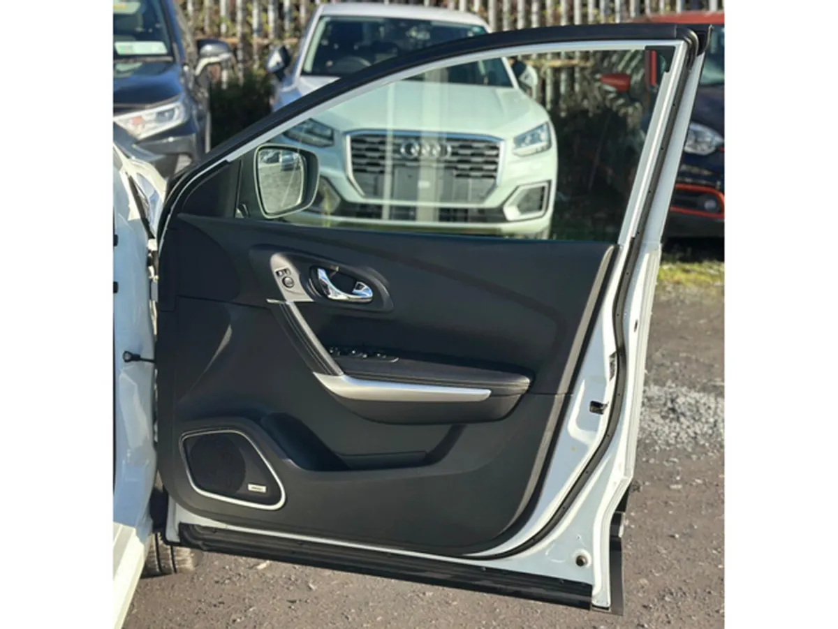 Renault Kadjar Hatchback, Petrol, 2018, White