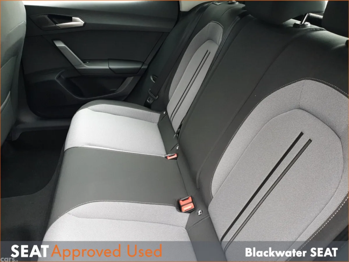 SEAT Leon Hatchback, Petrol, 2025, Blue