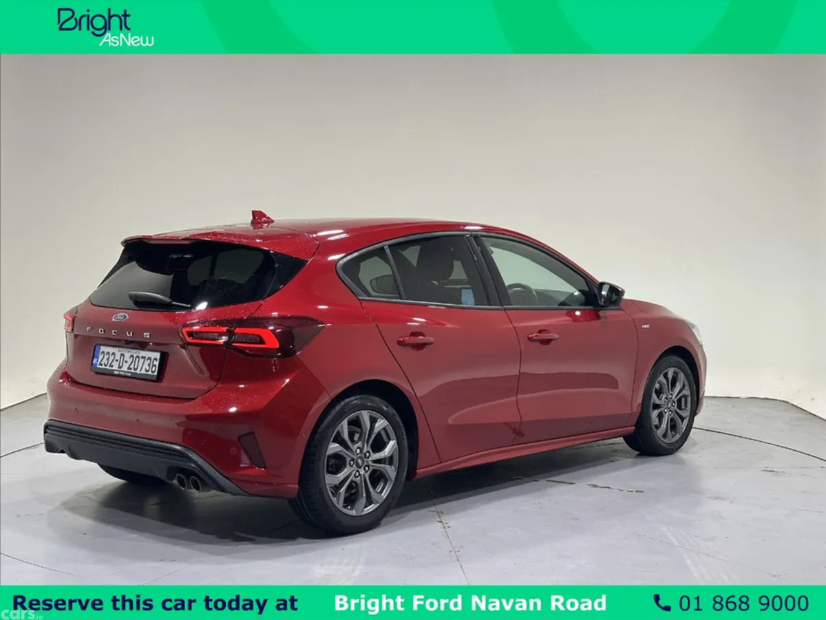 Ford Focus Hatchback, Petrol, 2023, Red