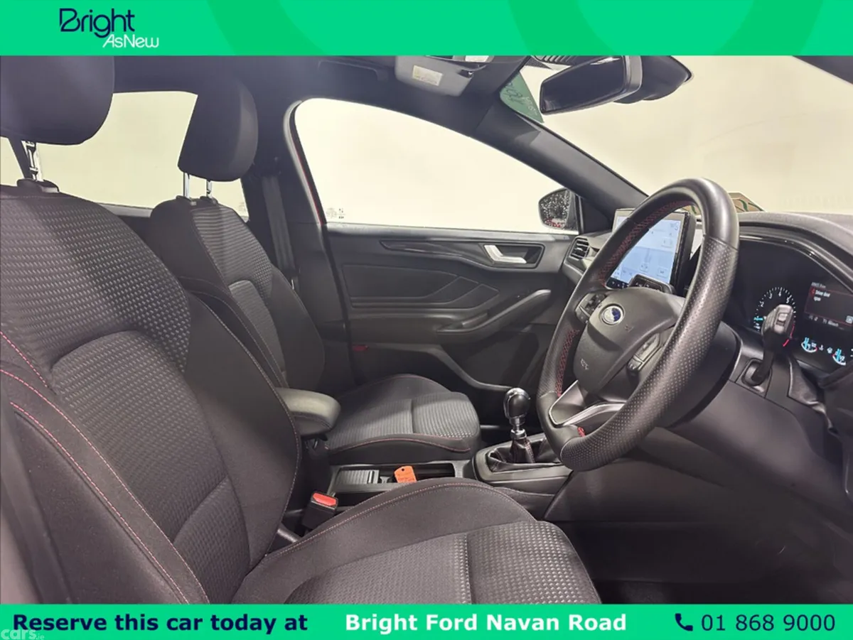 Ford Focus Hatchback, Petrol, 2023, Red