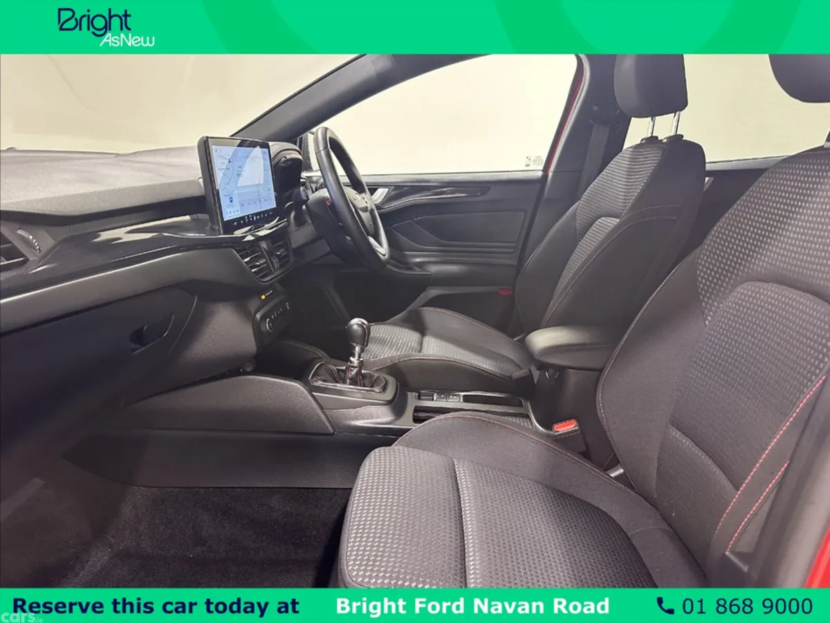 Ford Focus Hatchback, Petrol, 2023, Red