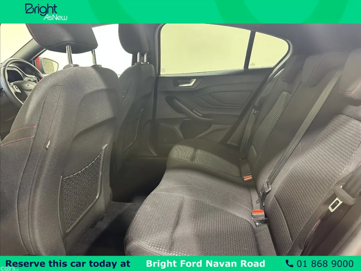 Ford Focus Hatchback, Petrol, 2023, Red