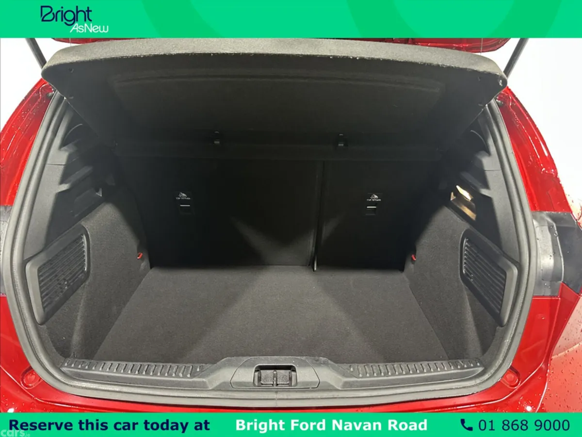 Ford Focus Hatchback, Petrol, 2023, Red