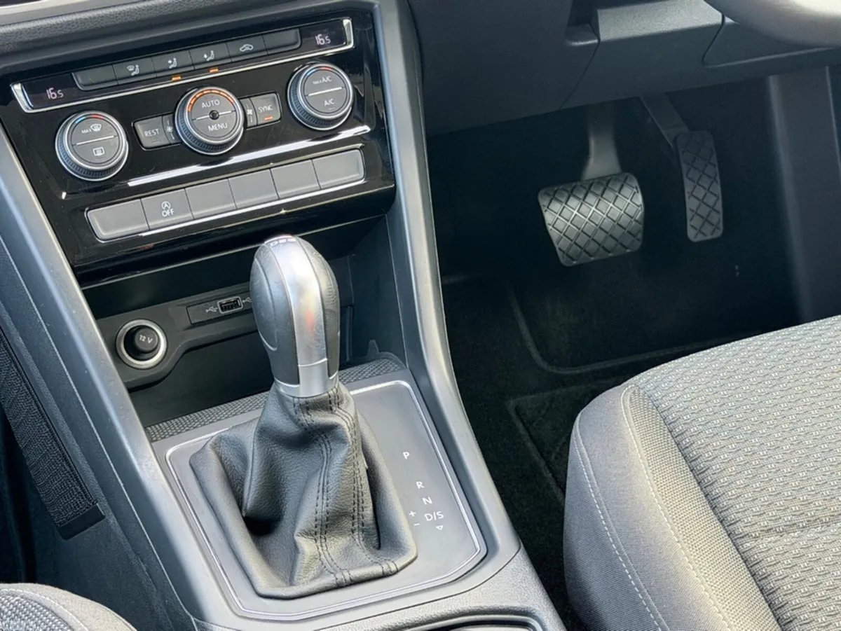 Volkswagen Touran MPV, Diesel, 2019, White