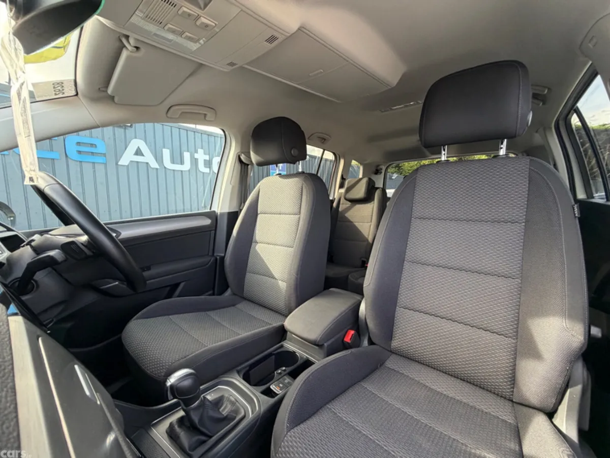 Volkswagen Touran MPV, Diesel, 2019, White
