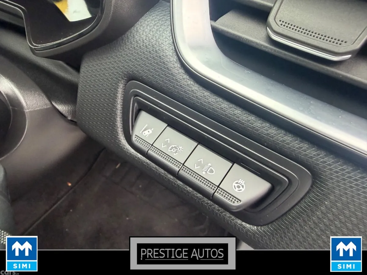 Renault Clio Hatchback, Petrol, 2022, Blue