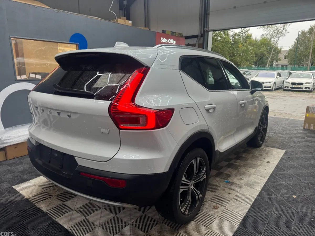 Volvo XC40 SUV, Petrol Hybrid, 2021, White