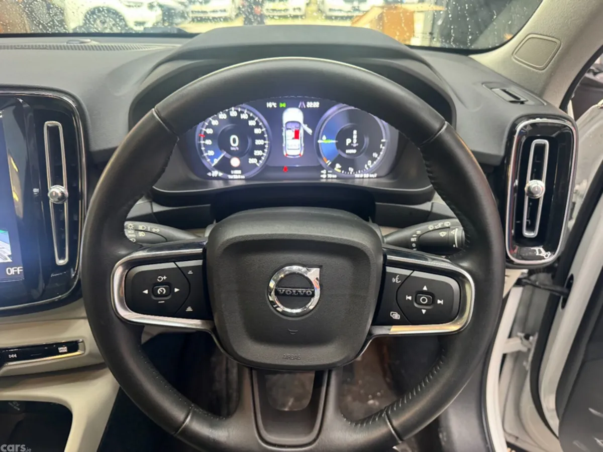 Volvo XC40 SUV, Petrol Hybrid, 2021, White