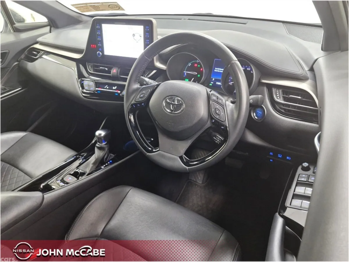 Toyota C-HR SUV, Petrol Hybrid, 2021, White