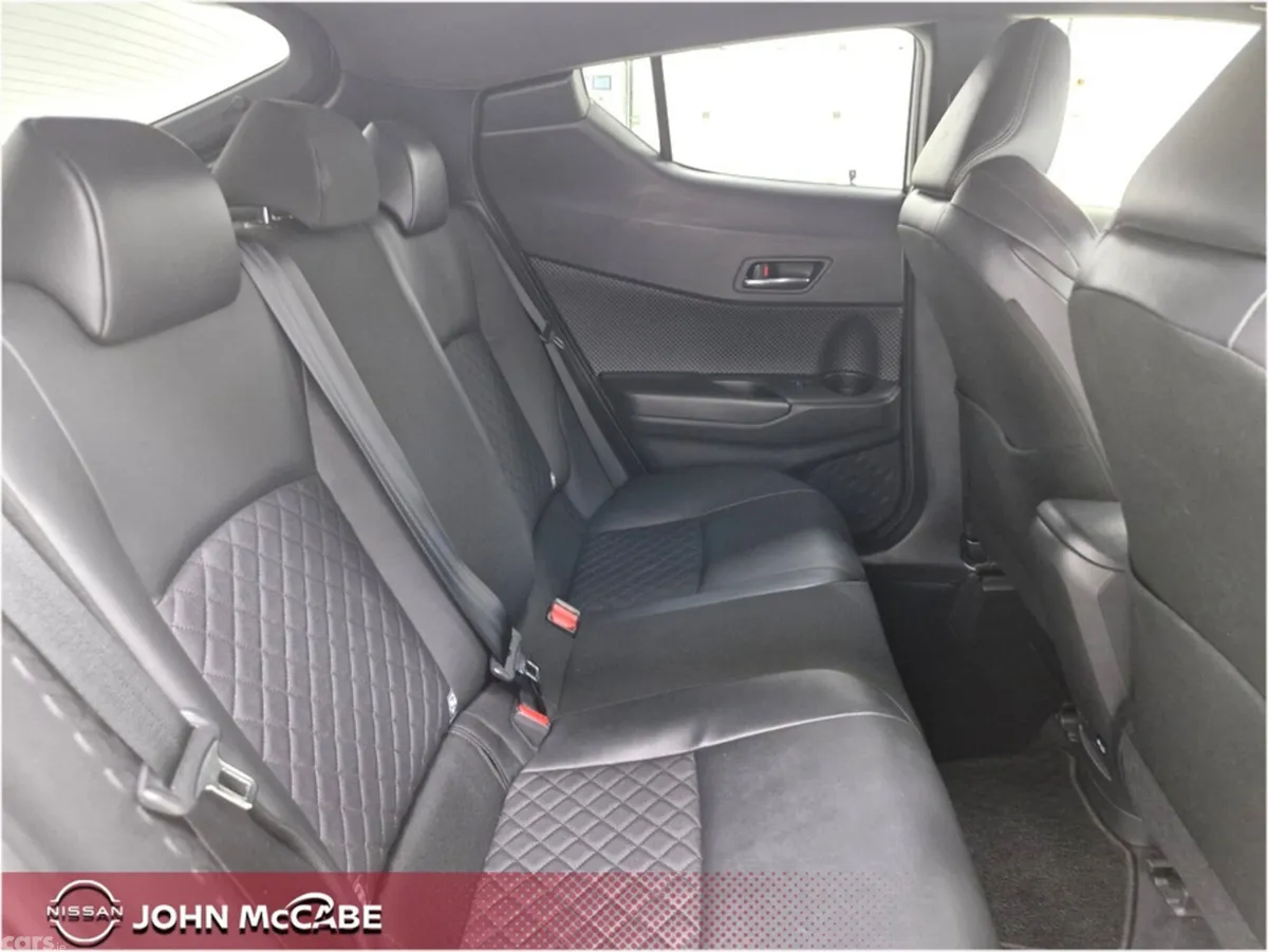Toyota C-HR SUV, Petrol Hybrid, 2021, White