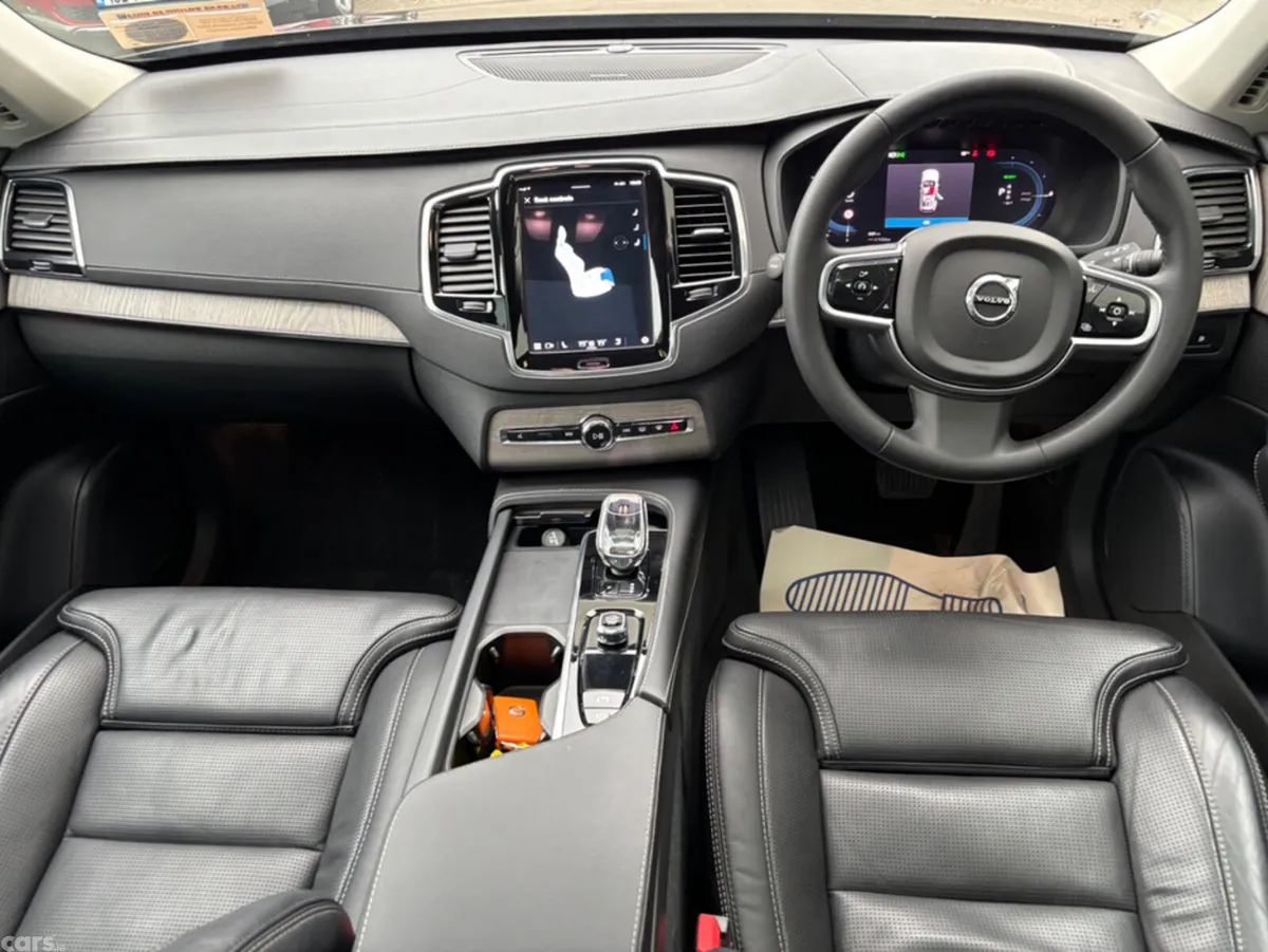 Volvo XC90 MPV, Petrol Plug-in Hybrid, 2023, Black