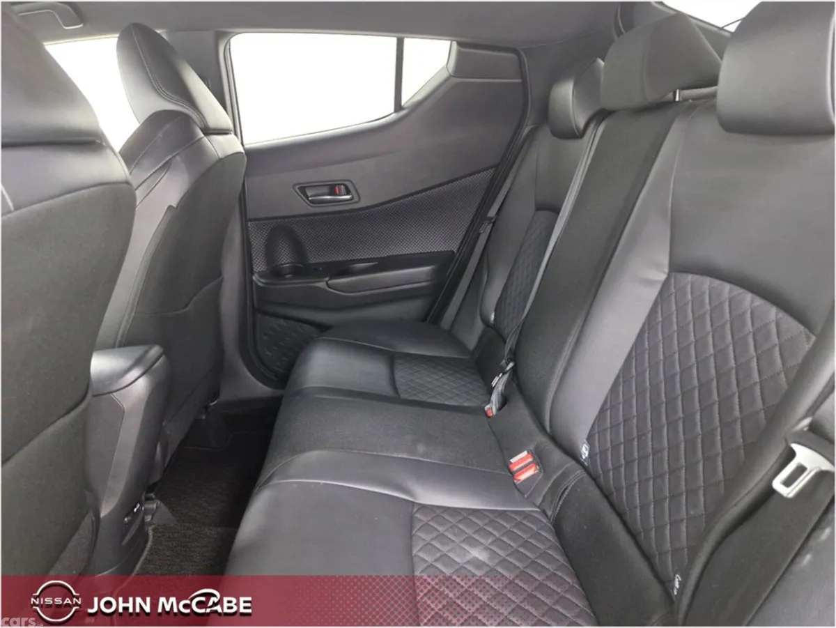 Toyota C-HR SUV, Petrol Hybrid, 2021, White