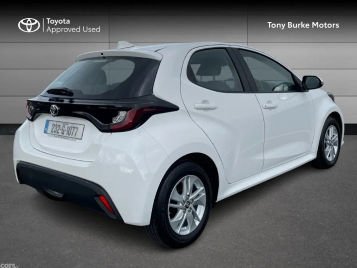Toyota Yaris Hatchback, Petrol, 2023, White