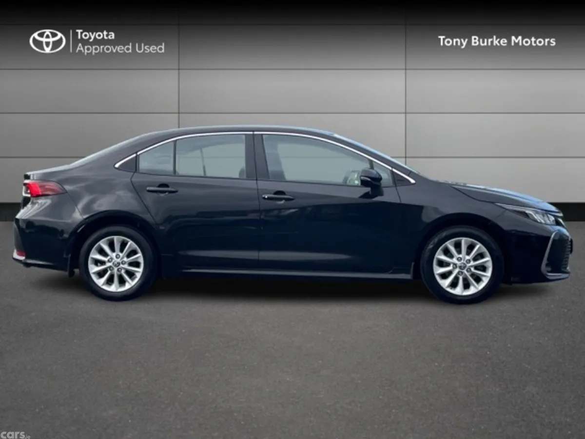 Toyota Corolla Saloon, Petrol Hybrid, 2022, Black
