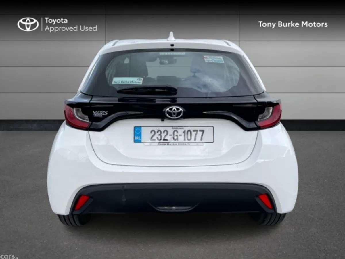 Toyota Yaris Hatchback, Petrol, 2023, White