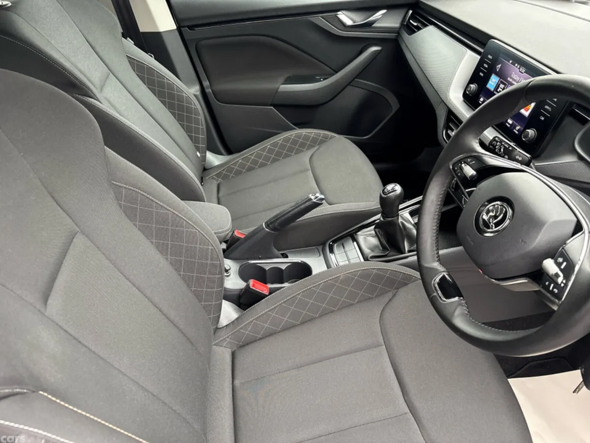 Skoda Kamiq Hatchback, Petrol, 2023, Grey