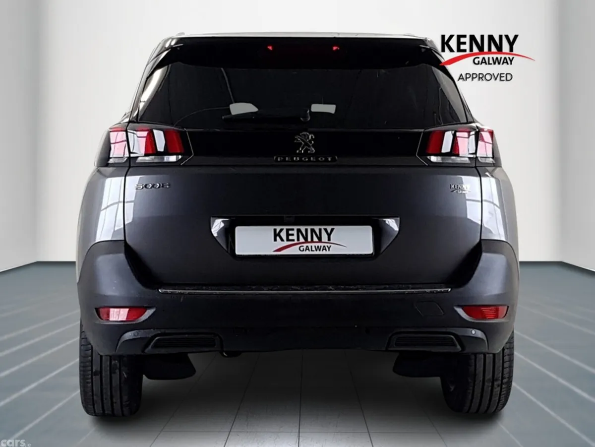 Peugeot 5008 MPV, Diesel, 2024, Grey