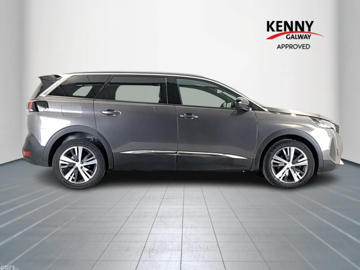 Peugeot 5008 MPV, Diesel, 2024, Grey