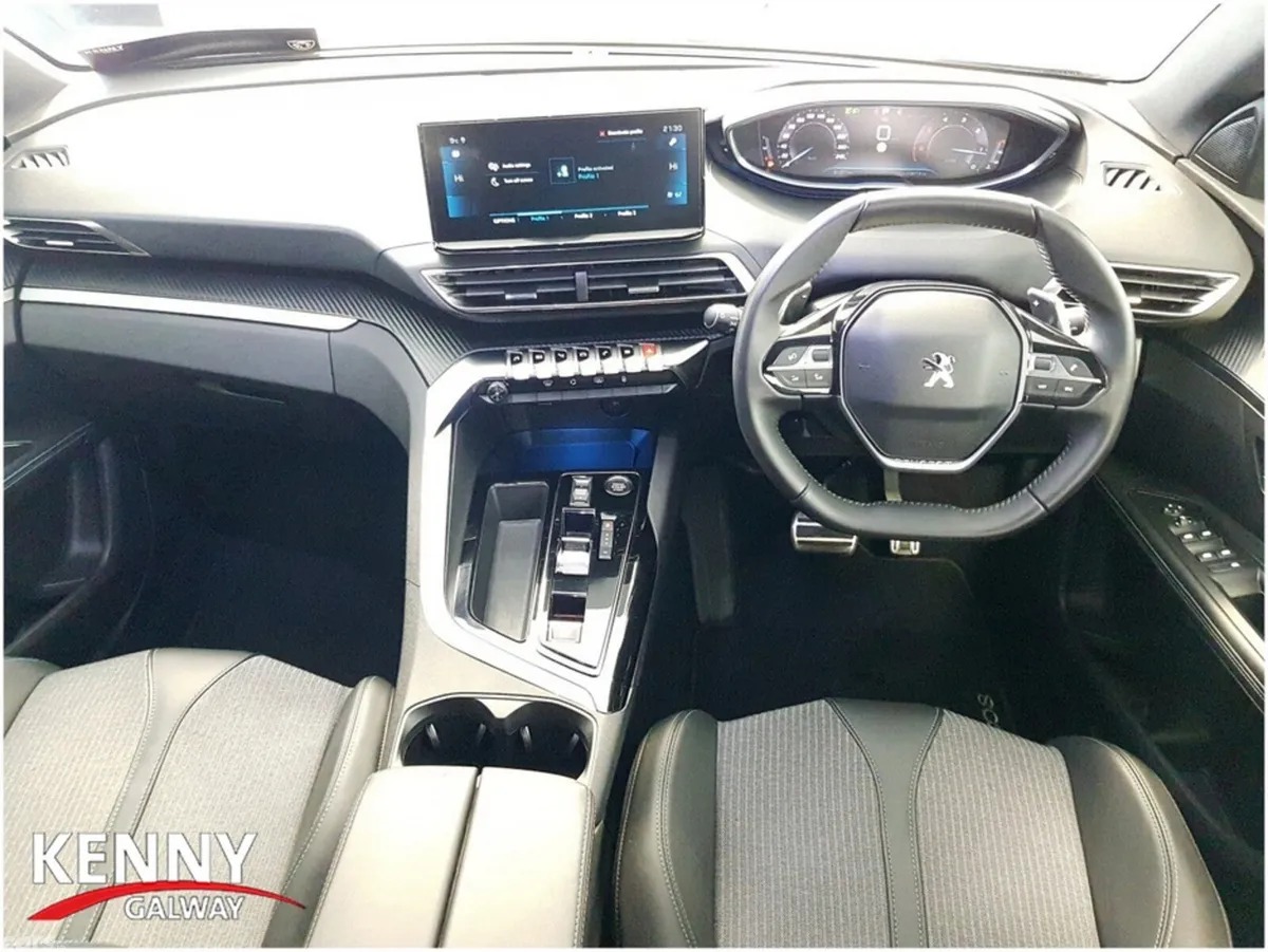 Peugeot 5008 MPV, Diesel, 2024, Grey