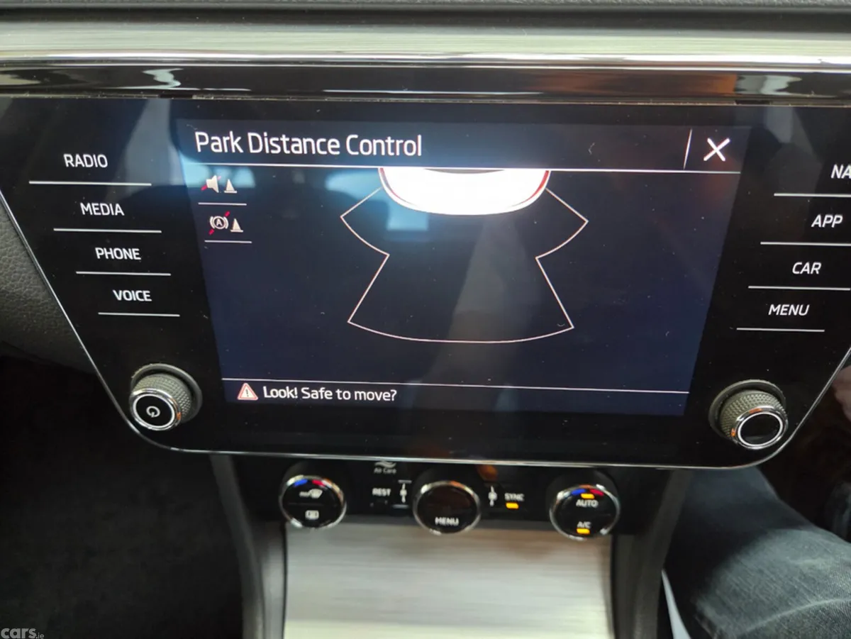 Skoda Superb Hatchback, Diesel, 2022, Black